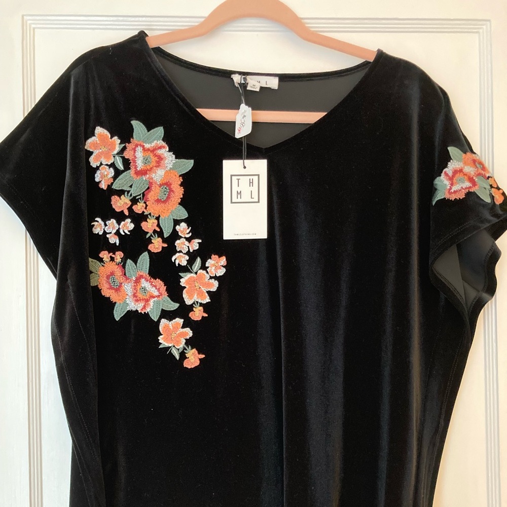 Flower Floral Embroidered Black Velvet THML Top NWT M Medium